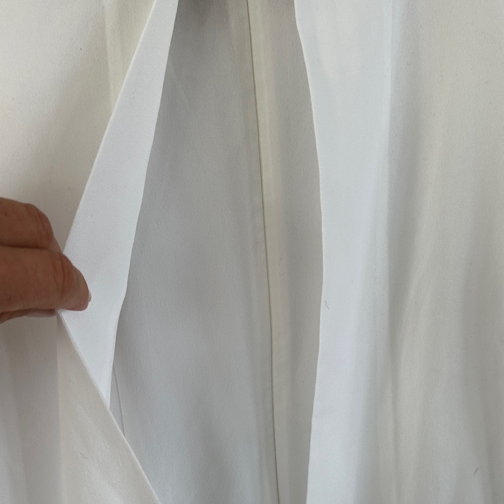 CAbi Classic White Sleeveless Blouse NWOT - Picture 7 of 8